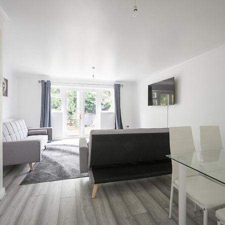 Maidstone Villa 3 Bedroom Free Sports Channels,Parking Sleeps 7 Exterior foto