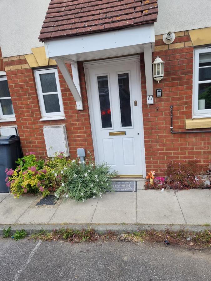 Maidstone Villa 3 Bedroom Free Sports Channels,Parking Sleeps 7 Exterior foto