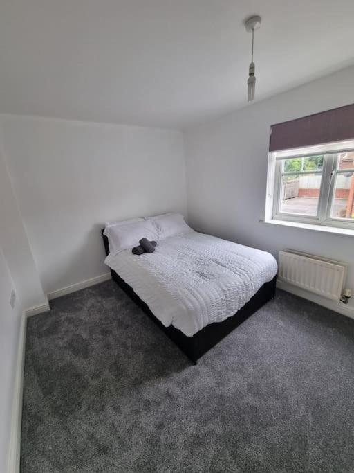 Maidstone Villa 3 Bedroom Free Sports Channels,Parking Sleeps 7 Exterior foto