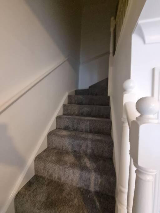 Maidstone Villa 3 Bedroom Free Sports Channels,Parking Sleeps 7 Exterior foto