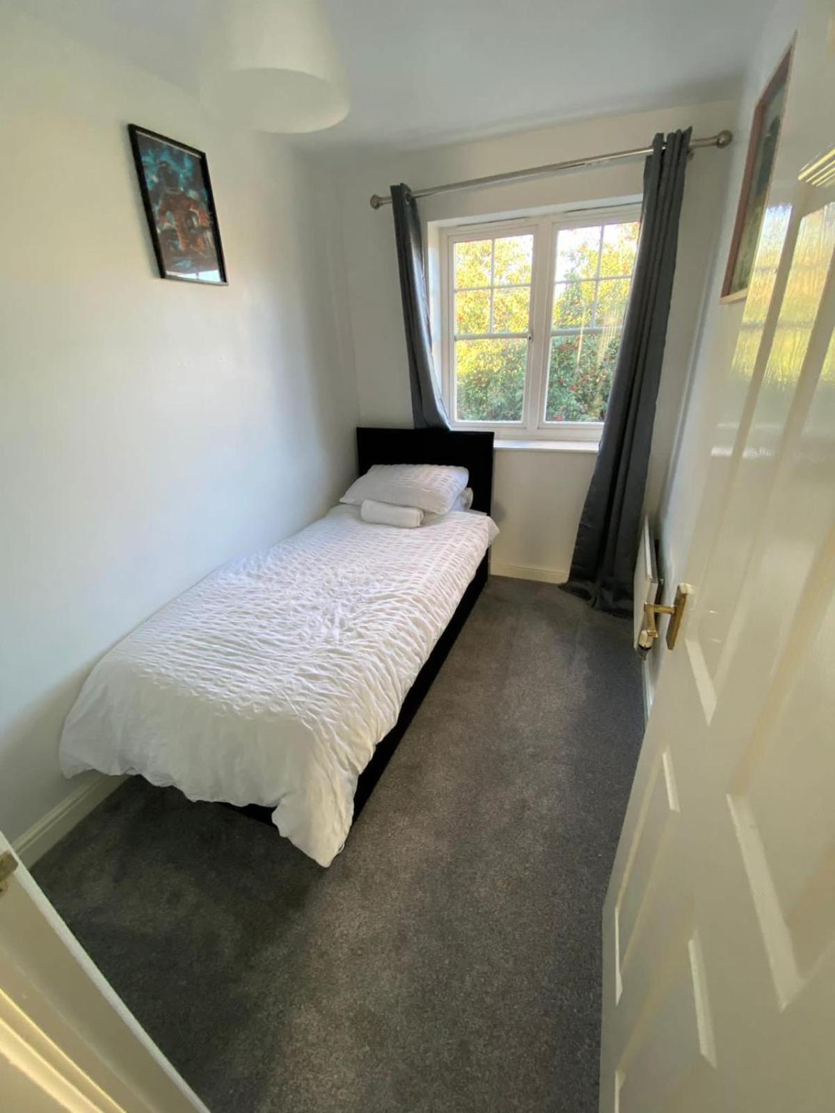 Maidstone Villa 3 Bedroom Free Sports Channels,Parking Sleeps 7 Exterior foto
