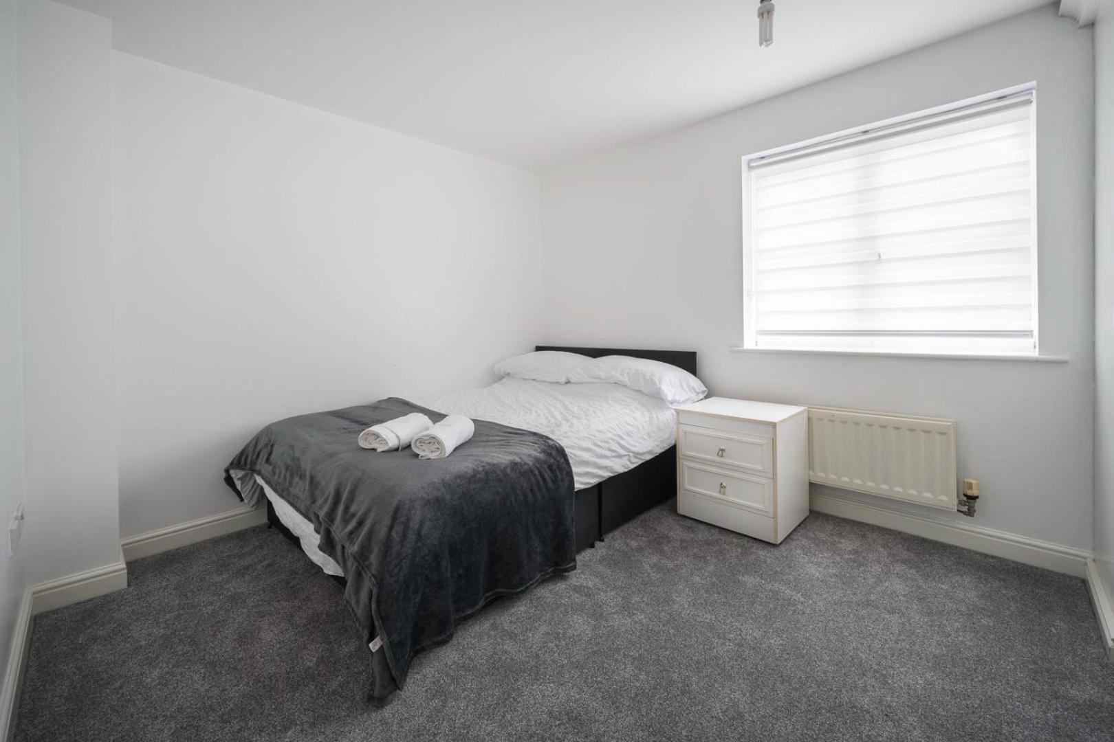 Maidstone Villa 3 Bedroom Free Sports Channels,Parking Sleeps 7 Exterior foto